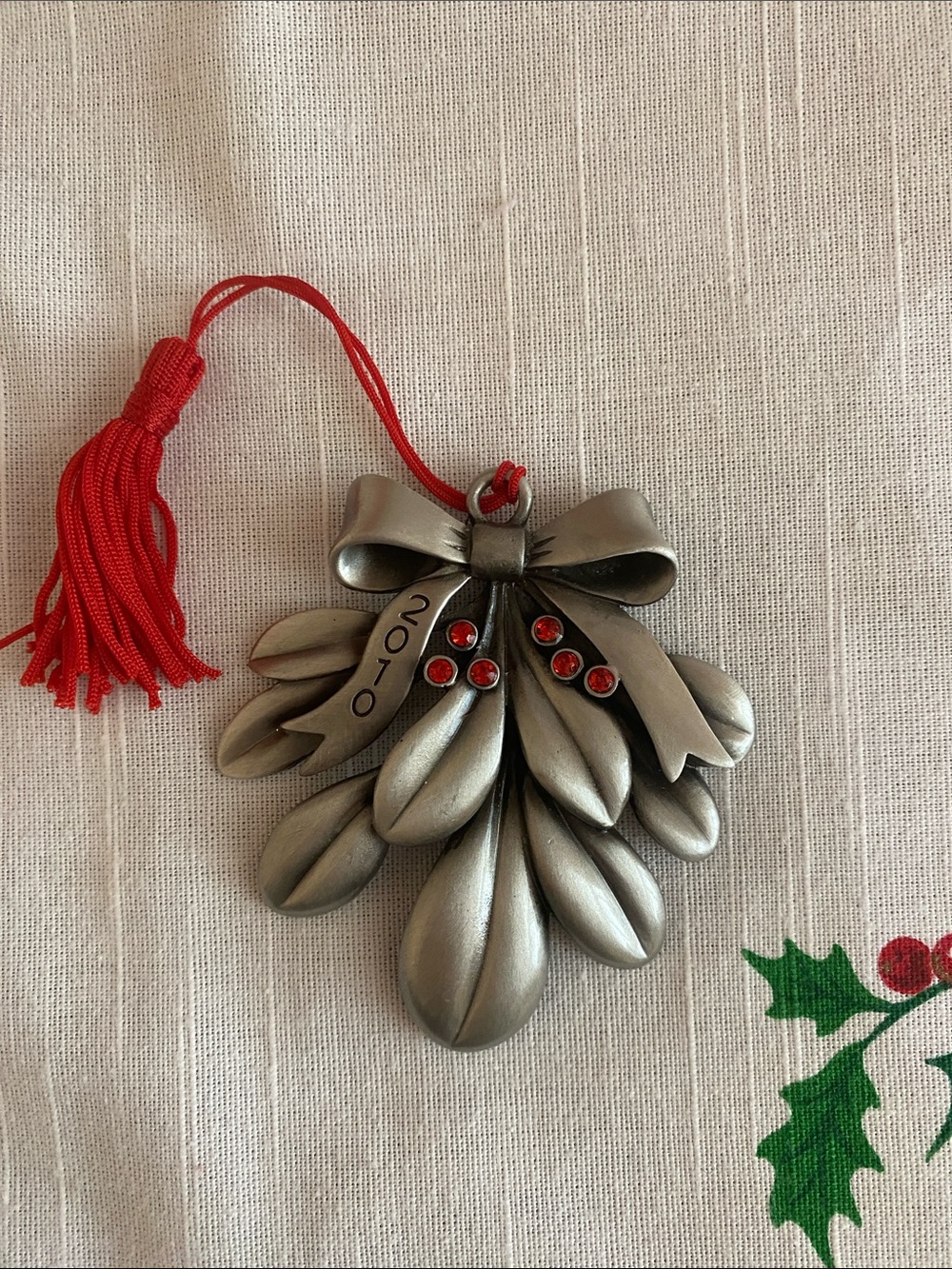 Vintage AVON 2010 Pewter Mistletoe Christmas Ornament